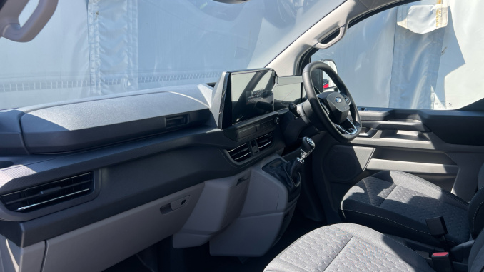 Ford Transit Custom 320 L1 Diesel Fwd 2.0 EcoBlue 136ps H1 Van Limited - Image 9